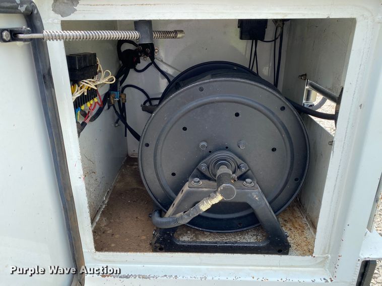 image for item JU9233 2008 Freightliner Business Class M2  crane truck