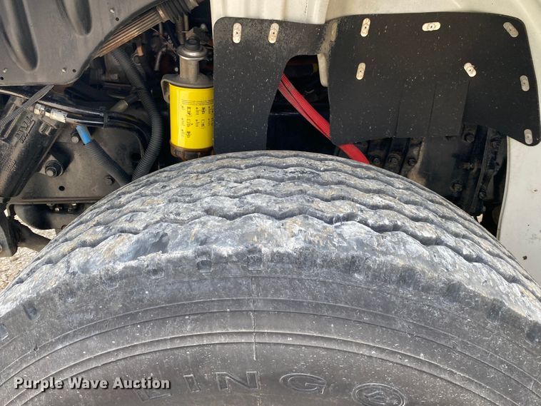 image for item JU9233 2008 Freightliner Business Class M2  crane truck