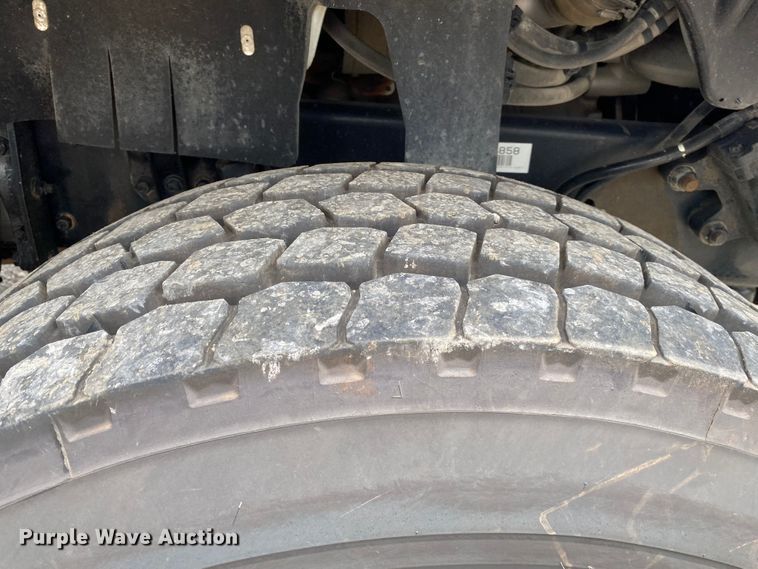 image for item JU9233 2008 Freightliner Business Class M2  crane truck