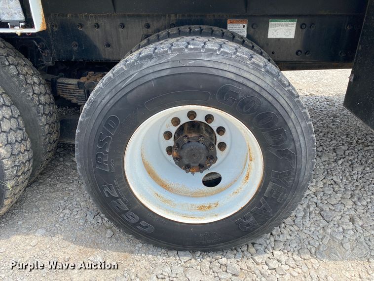 image for item JU9233 2008 Freightliner Business Class M2  crane truck