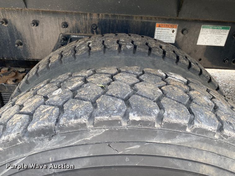 image for item JU9233 2008 Freightliner Business Class M2  crane truck