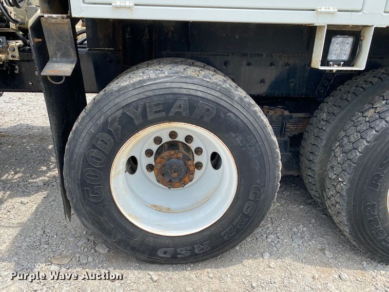 image for item JU9233 2008 Freightliner Business Class M2  crane truck