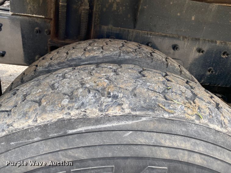 image for item JU9233 2008 Freightliner Business Class M2  crane truck