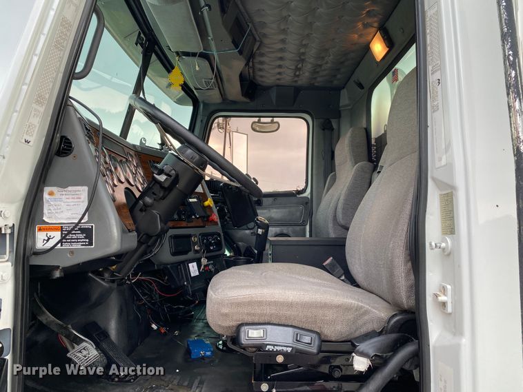 image for item JU9235 2011 Western Star 4900FA  crane truck