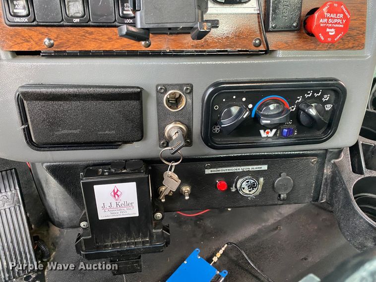 image for item JU9235 2011 Western Star 4900FA  crane truck