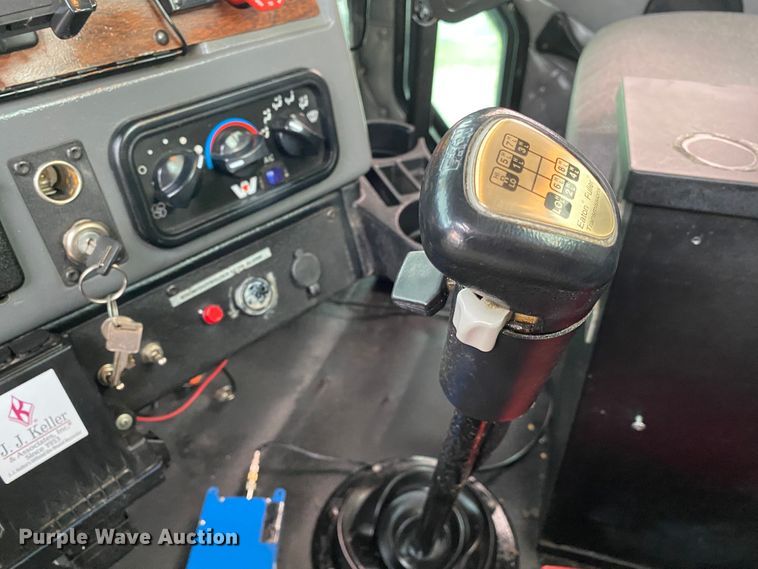 image for item JU9235 2011 Western Star 4900FA  crane truck