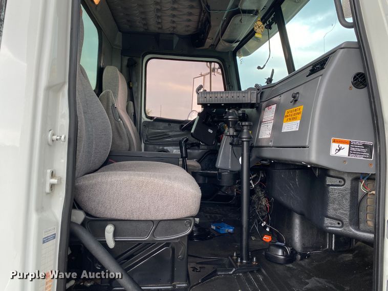 image for item JU9235 2011 Western Star 4900FA  crane truck