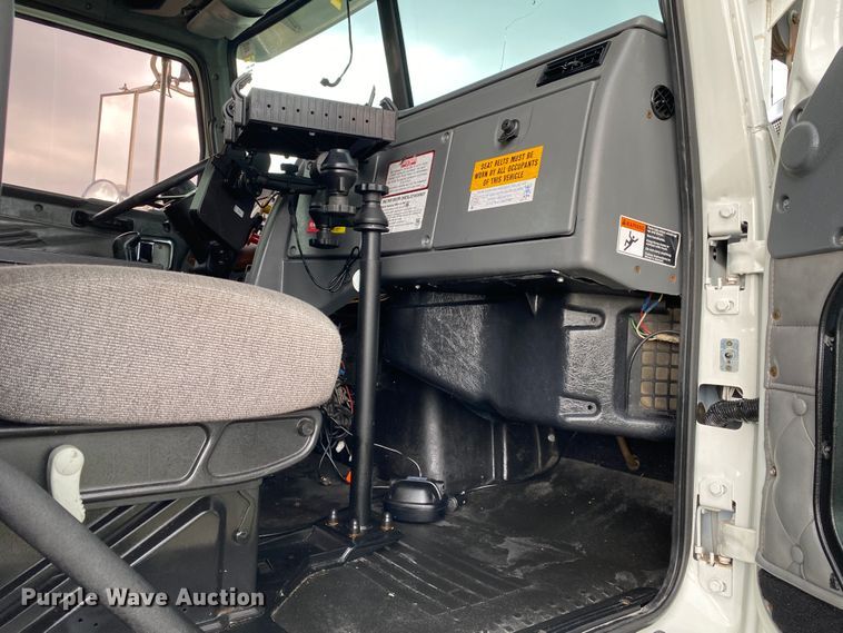 image for item JU9235 2011 Western Star 4900FA  crane truck