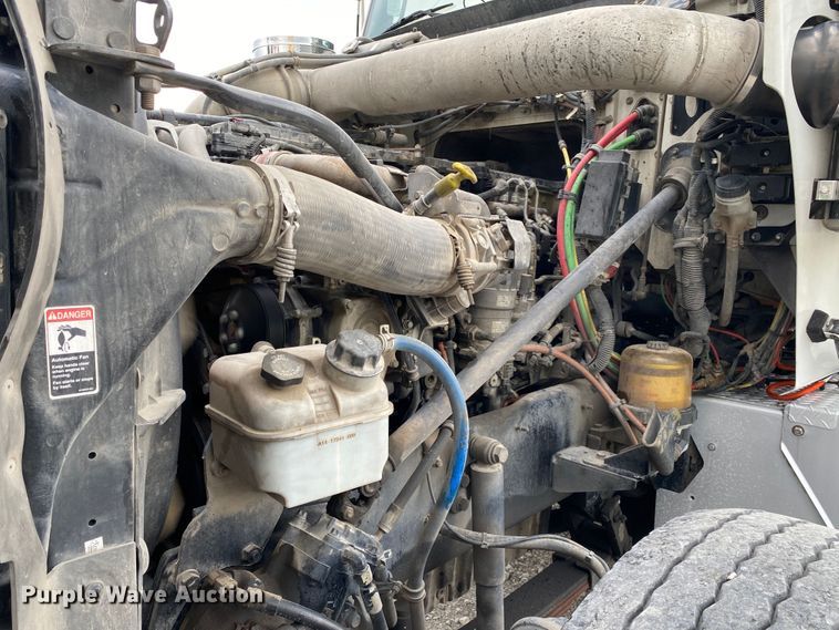 image for item JU9235 2011 Western Star 4900FA  crane truck