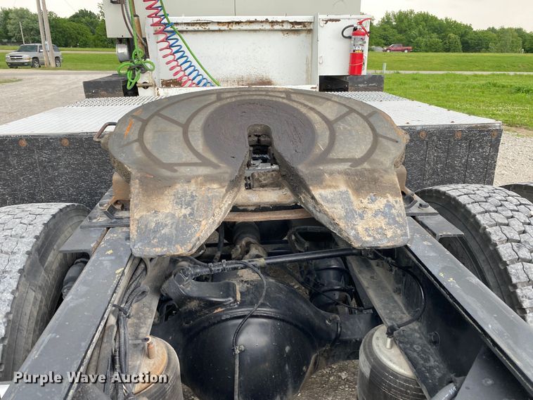 image for item JU9235 2011 Western Star 4900FA  crane truck