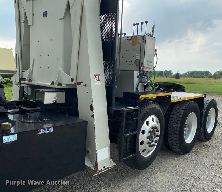 image for item JU9235 2011 Western Star 4900FA  crane truck