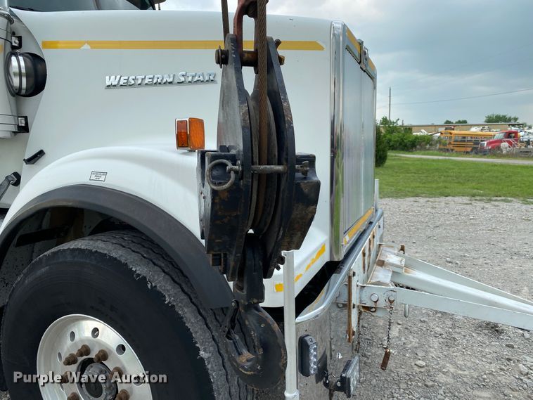 image for item JU9235 2011 Western Star 4900FA  crane truck