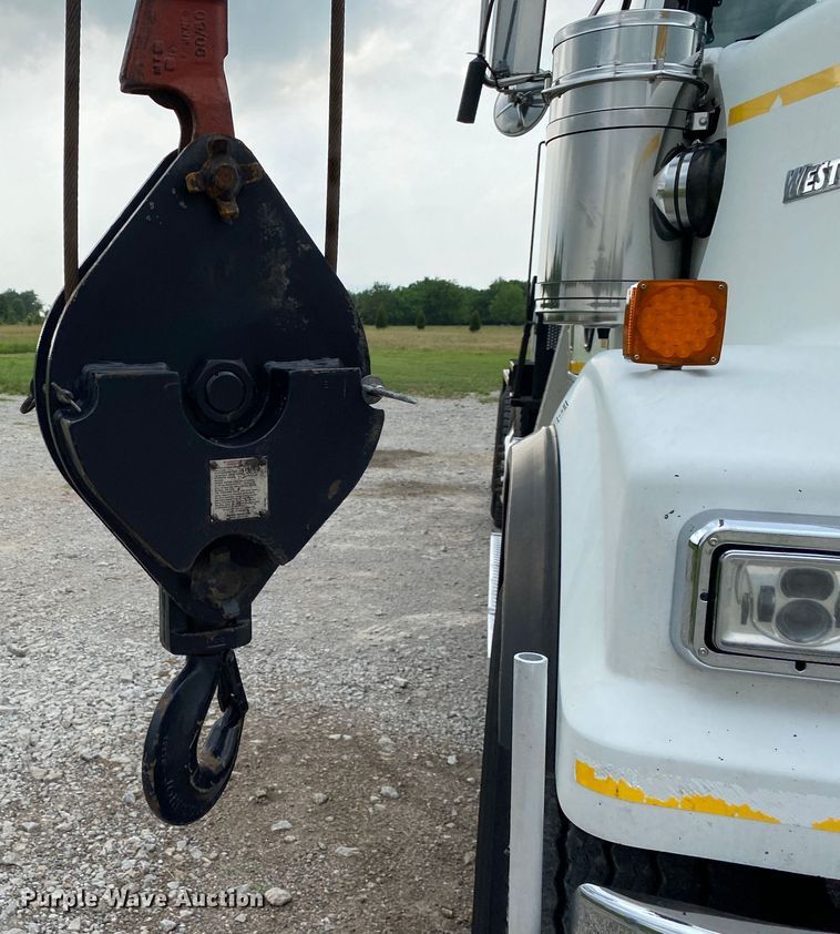 image for item JU9235 2011 Western Star 4900FA  crane truck