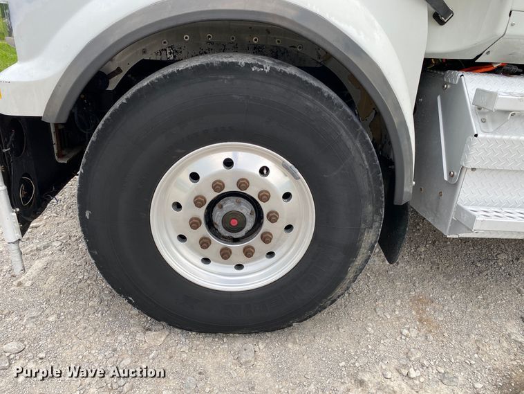 image for item JU9235 2011 Western Star 4900FA  crane truck