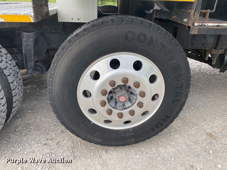 image for item JU9235 2011 Western Star 4900FA  crane truck