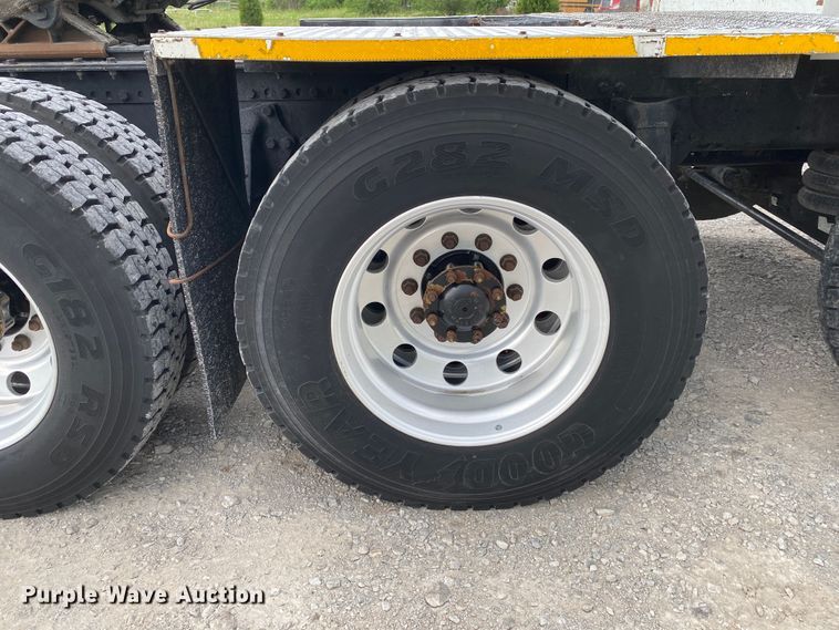 image for item JU9235 2011 Western Star 4900FA  crane truck