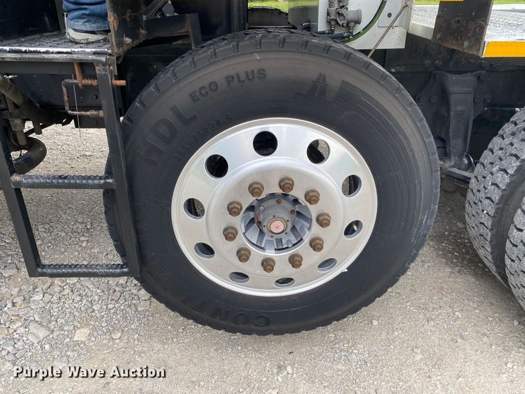 image for item JU9235 2011 Western Star 4900FA  crane truck