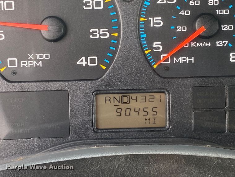 image for item JU9236 2005 International 7300  bucket truck