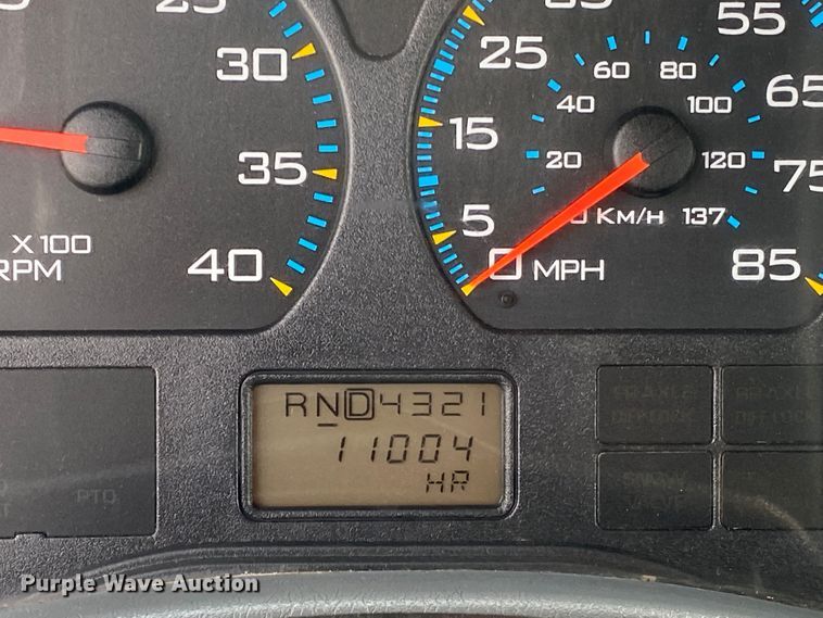 image for item JU9236 2005 International 7300  bucket truck