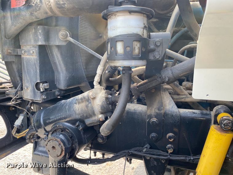 image for item JU9236 2005 International 7300  bucket truck