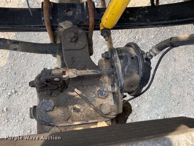 image for item JU9236 2005 International 7300  bucket truck