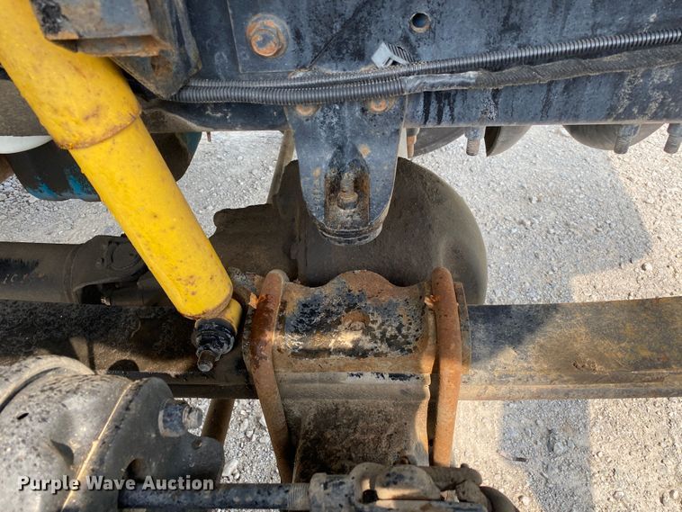 image for item JU9236 2005 International 7300  bucket truck