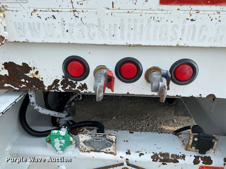 image for item JU9236 2005 International 7300  bucket truck