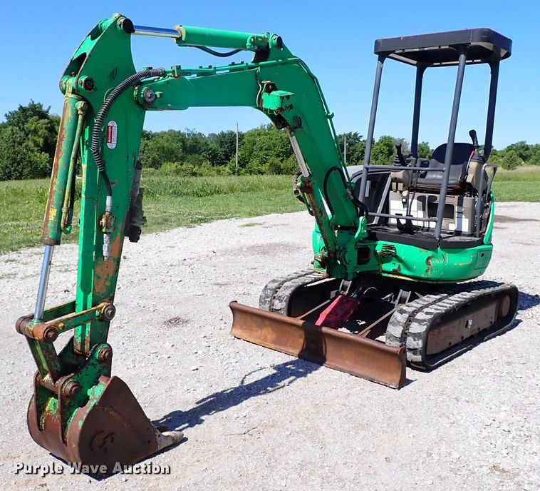 image for item JU9241 2004 Case CX31  mini excavator