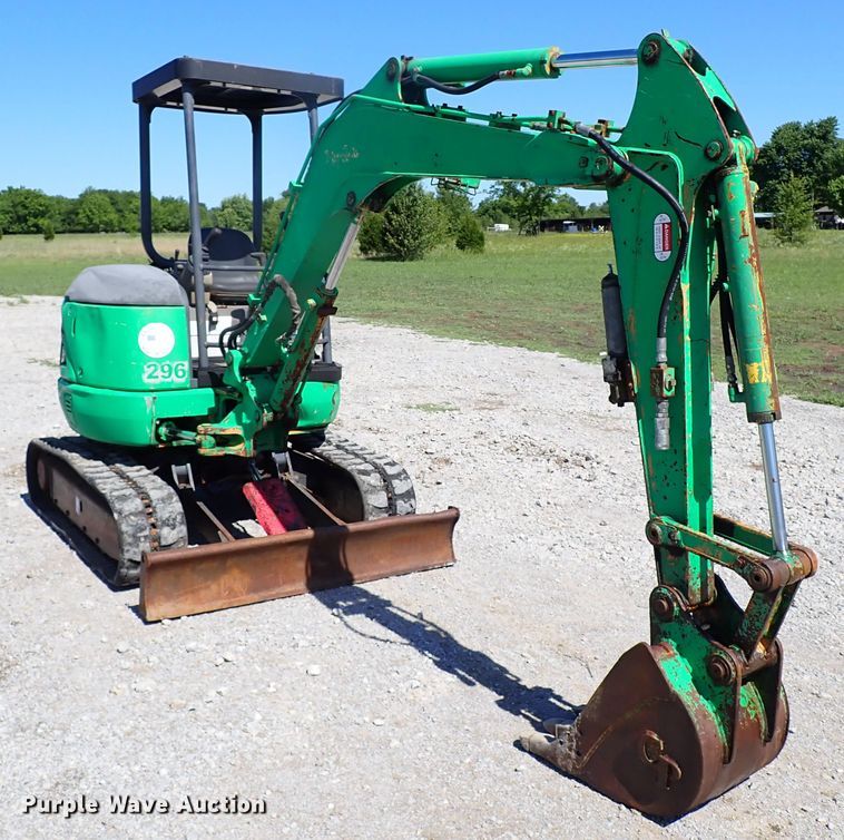 image for item JU9241 2004 Case CX31  mini excavator