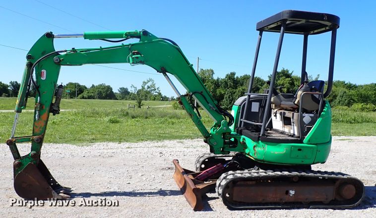 image for item JU9241 2004 Case CX31  mini excavator