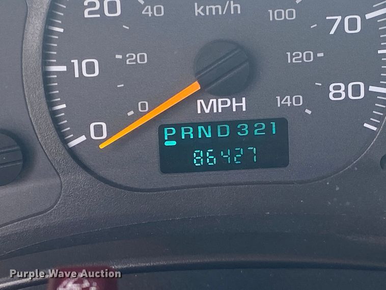 image for item JU9248 2005 GMC C5500  bucket truck