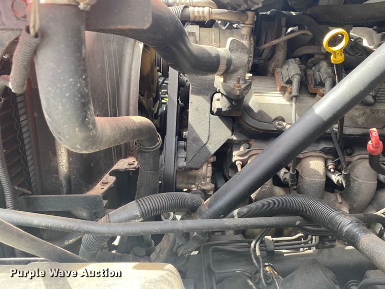 image for item JU9248 2005 GMC C5500  bucket truck