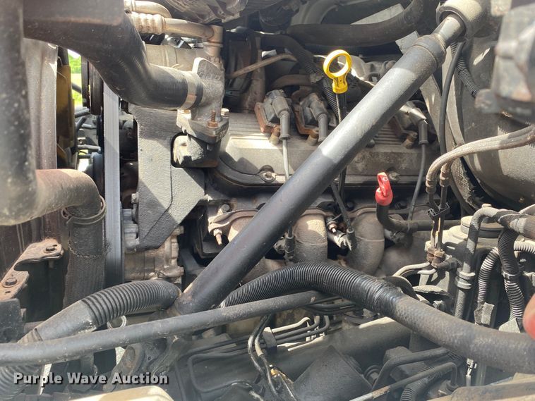 image for item JU9248 2005 GMC C5500  bucket truck