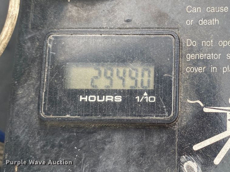 image for item JU9248 2005 GMC C5500  bucket truck