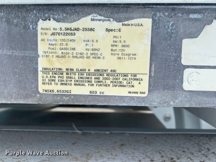 image for item JU9248 2005 GMC C5500  bucket truck