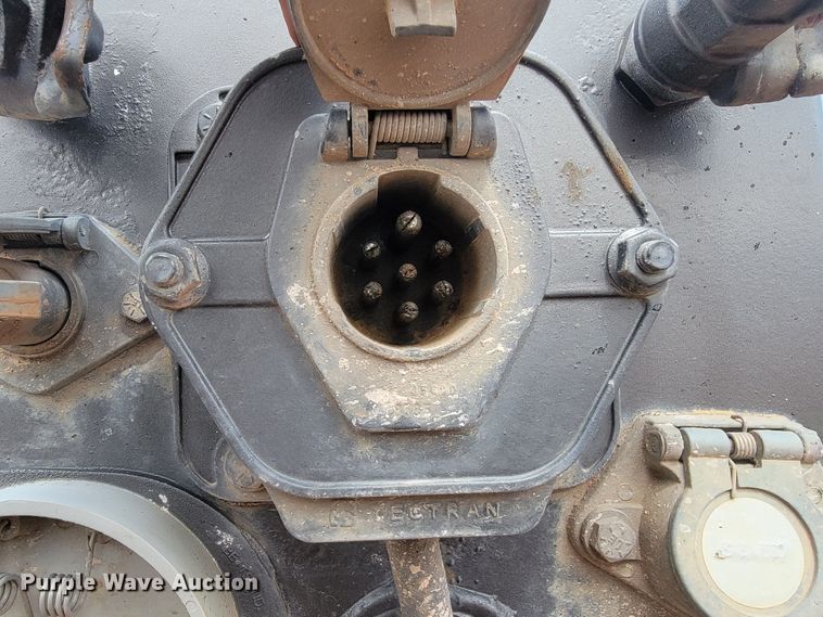 image for item KA9316 1999 Red River  bottom dump trailer