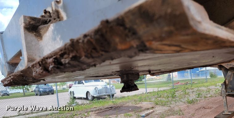 image for item KA9316 1999 Red River  bottom dump trailer