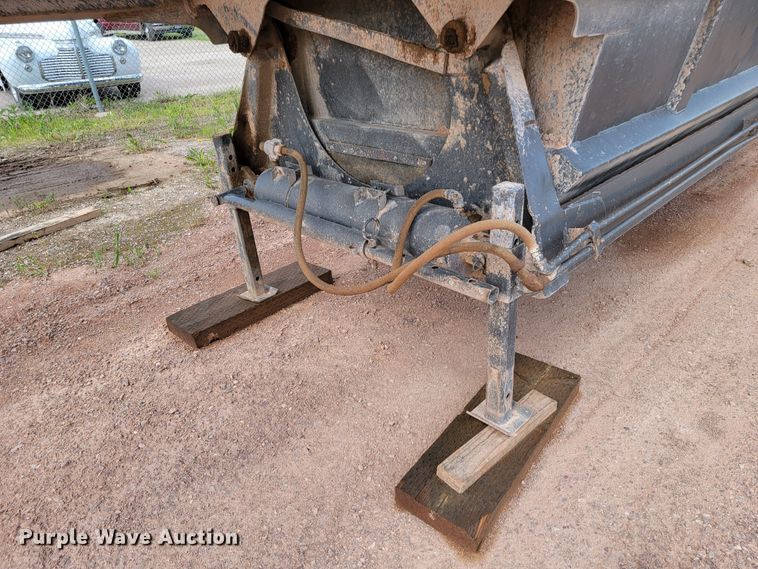 image for item KA9316 1999 Red River  bottom dump trailer