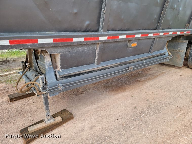 image for item KA9316 1999 Red River  bottom dump trailer