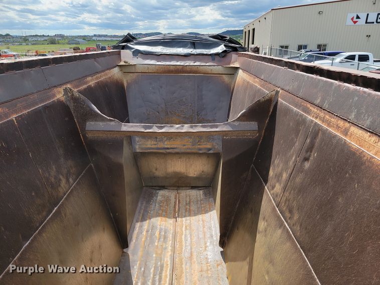 image for item KA9316 1999 Red River  bottom dump trailer