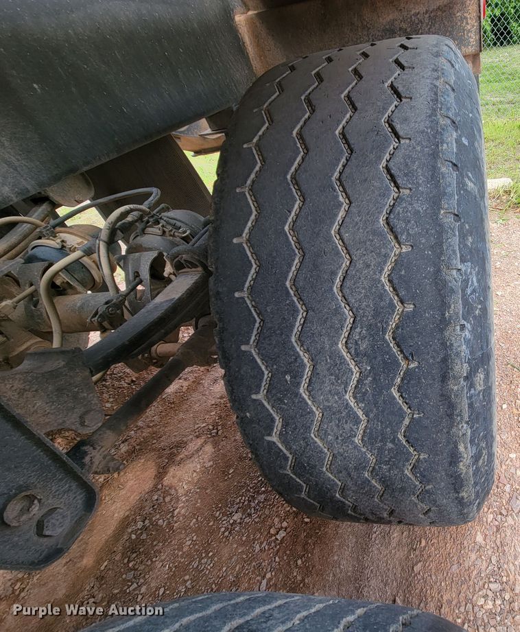 image for item KA9316 1999 Red River  bottom dump trailer