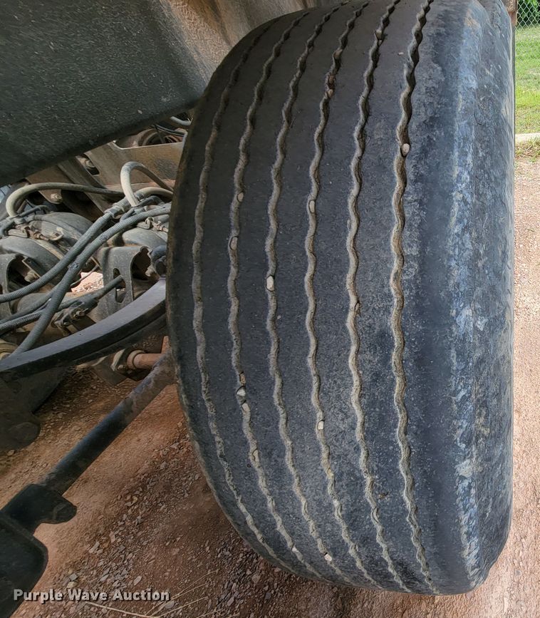 image for item KA9316 1999 Red River  bottom dump trailer