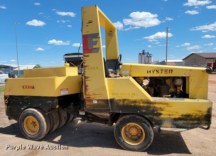 image for item KA9319 Hyster C530A  pneumatic roller