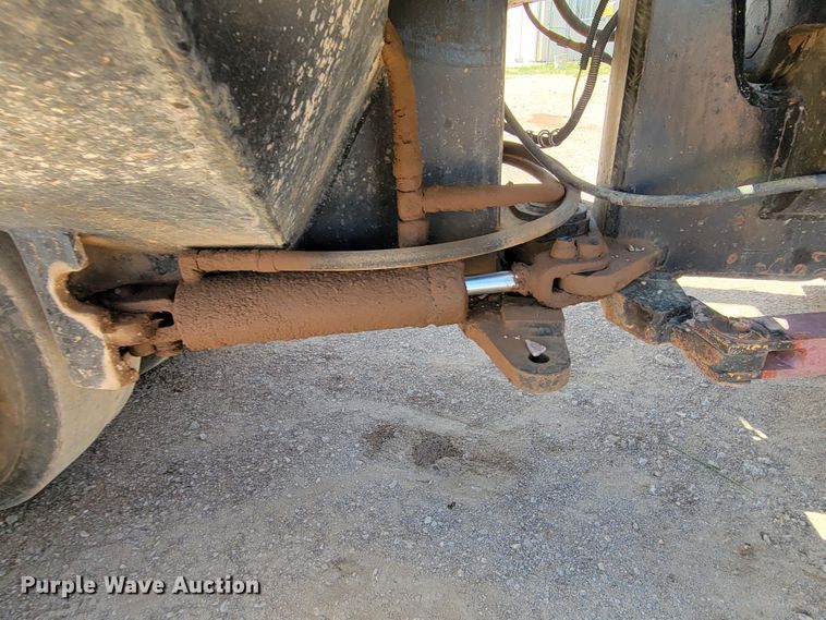 image for item KA9319 Hyster C530A  pneumatic roller