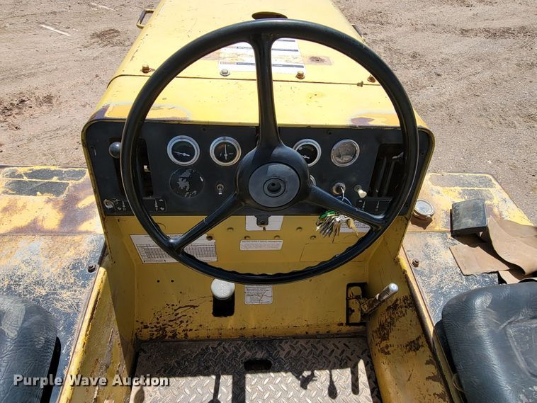 image for item KA9319 Hyster C530A  pneumatic roller