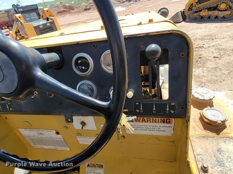 image for item KA9319 Hyster C530A  pneumatic roller