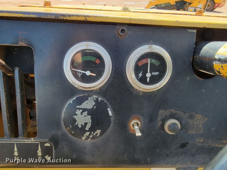 image for item KA9319 Hyster C530A  pneumatic roller