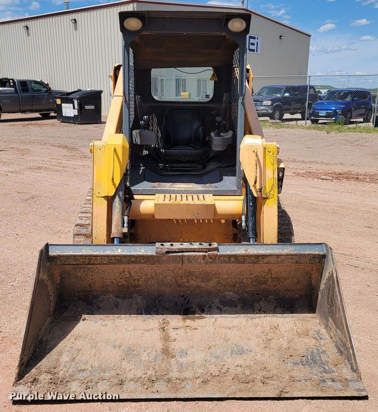 image for item KA9322 2011 Mustang 2100RT  tracked skid steer loader