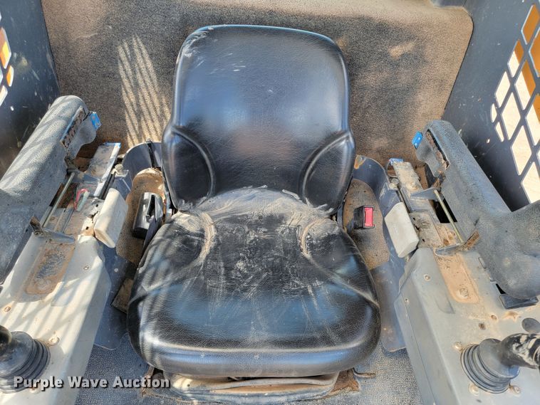 image for item KA9322 2011 Mustang 2100RT  tracked skid steer loader