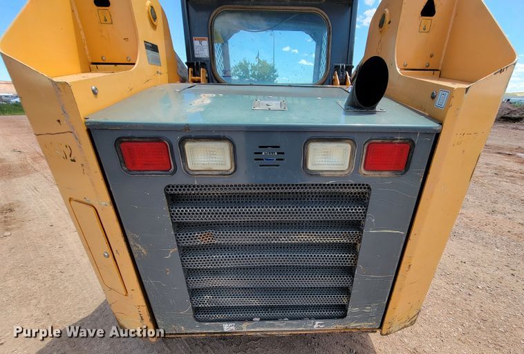 image for item KA9322 2011 Mustang 2100RT  tracked skid steer loader